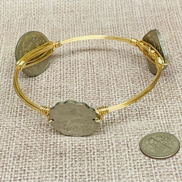 Gold Wire Wrapped Bahamas Coin Bangle Bracelet - Picture 1 of 5